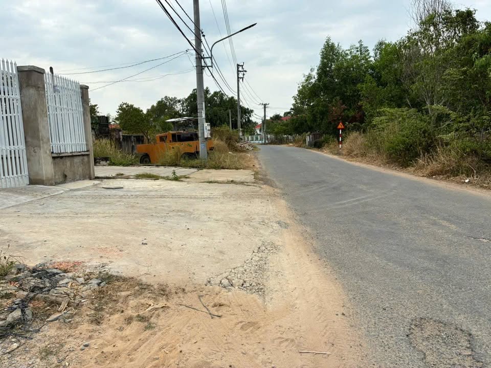 Đất Mặt Tiền Nguyễn Hữu Thọ, Tây Ninh - 150m² Thổ Cư, Giá 18 Tỷ