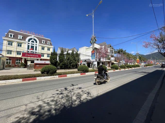 Đất nền mặt tiền Lang Biang, Đà Lạt 80m² - Sổ đỏ chính chủ