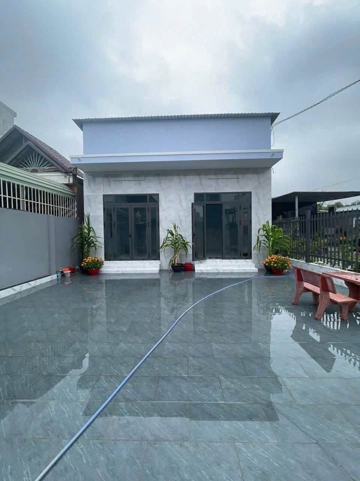 Nhà nguyên căn Phú Lợi, Thủ Dầu Một 200m² - Ô tô vào tận nhà!