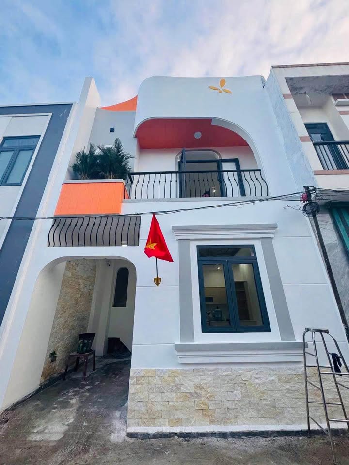 Nhà 2 Tầng Mới Xây 51m² Hẻm Ô Tô Nguyễn Công Phương, Quảng Ngãi - Giá Tốt 1.79 Tỷ