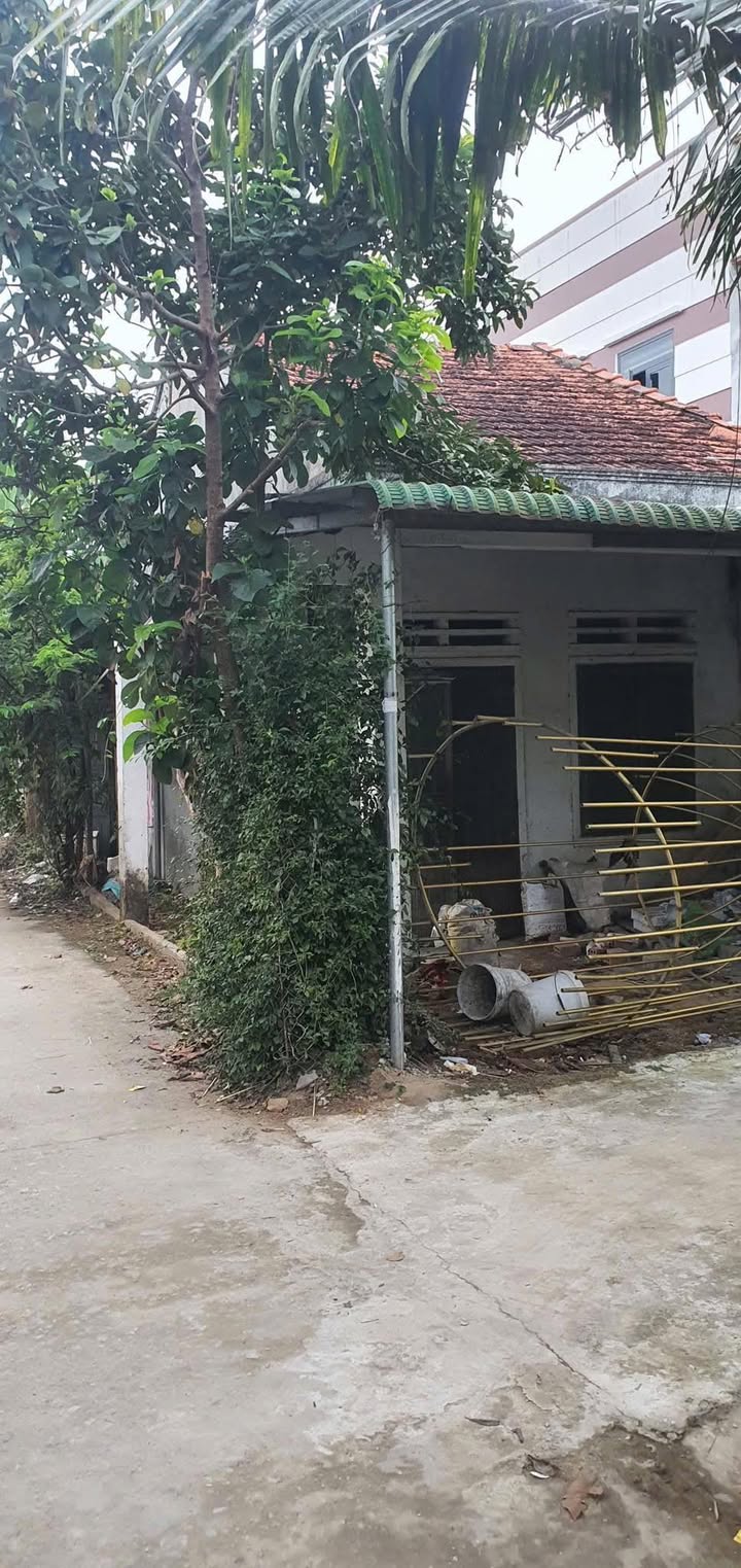 Nhà cấp 4 lô góc hẻm Tế Hanh, Quảng Ngãi - 120m² giá 1.2 tỷ