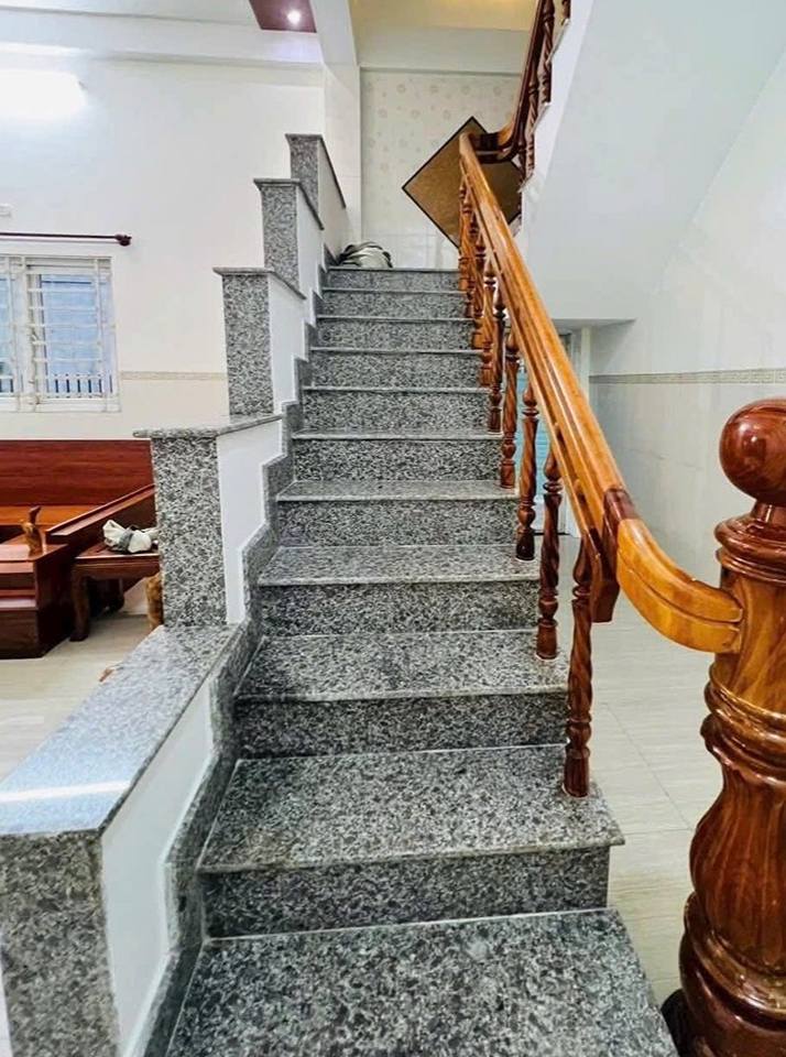 Bán nhà 2 tầng căn góc 144m² Phường Chánh Lộ - Vị trí đẹp, giá chỉ 2 tỷ