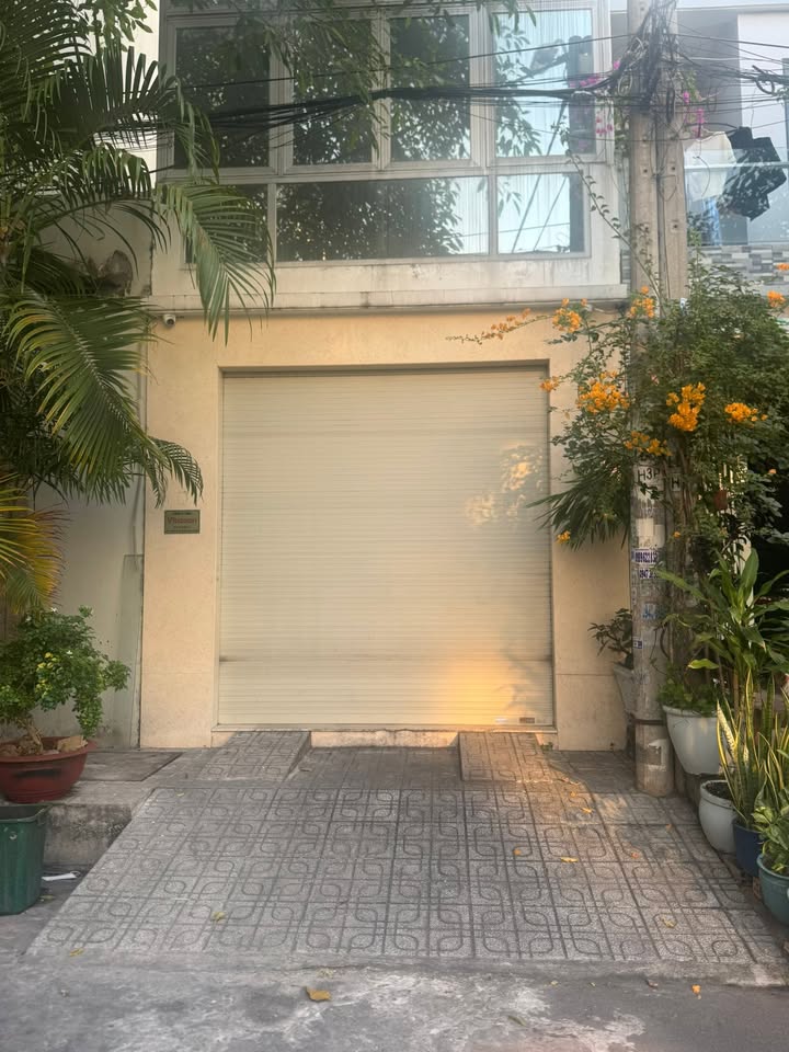 Nhà riêng Bình Tân 72m² - Ô tô vào tận nhà, sổ hồng sẵn!