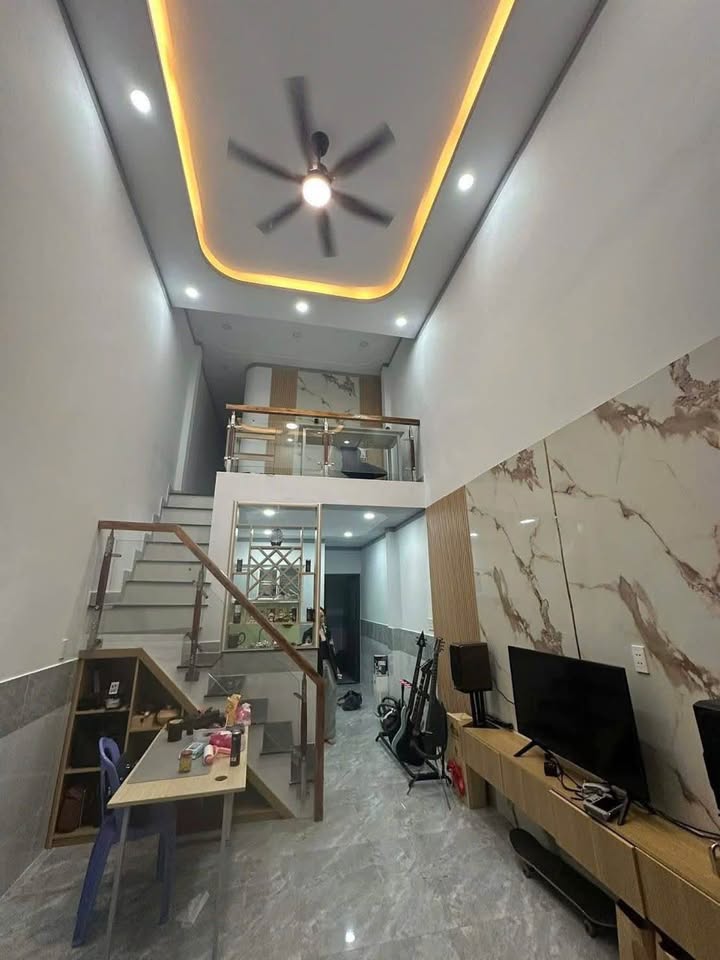 Nhà riêng Lê Văn Tách Dĩ An 6 triệu - Sẵn sàng ở ngay!