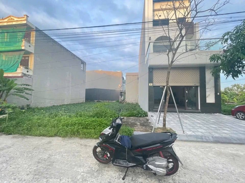 Bán Đất Ninh Tiến 95m² - Ngay Trung Tâm, Đường 20m, Sổ Đỏ