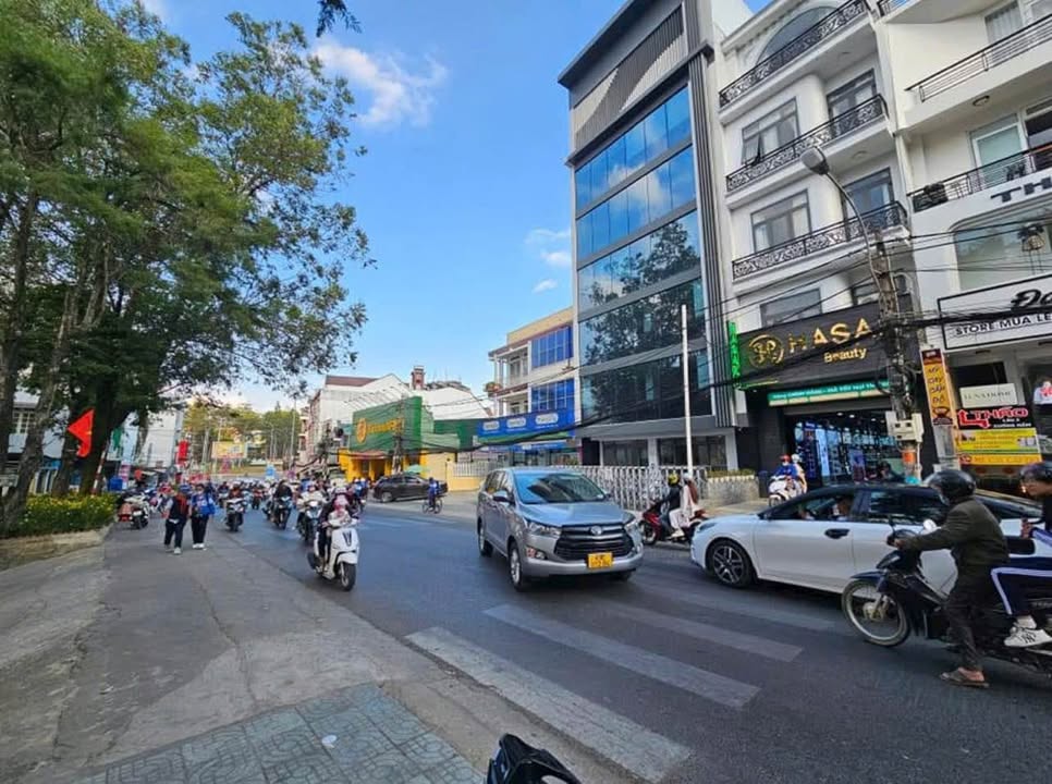 Bán Khách Sạn Mặt Tiền Bùi Thị Xuân, Đà Lạt - 41PN, 315m², 7 Tầng