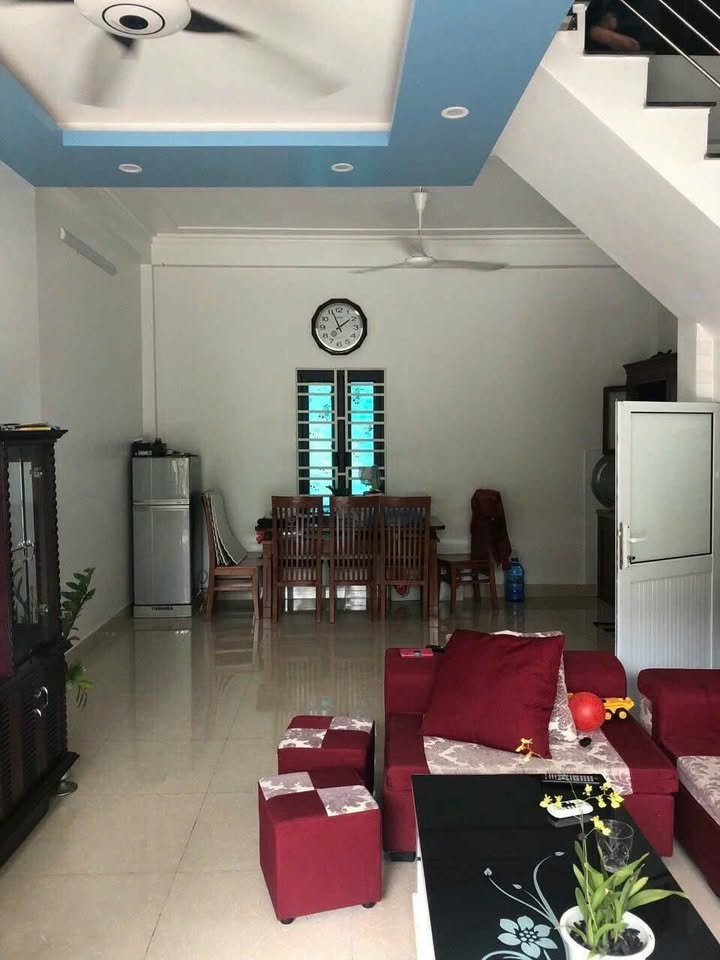 Nhà 2 Tầng 40m² Phường Hải Tân, TP Hải Dương - Oto Đỗ Cửa, Giá 2.18 Tỷ