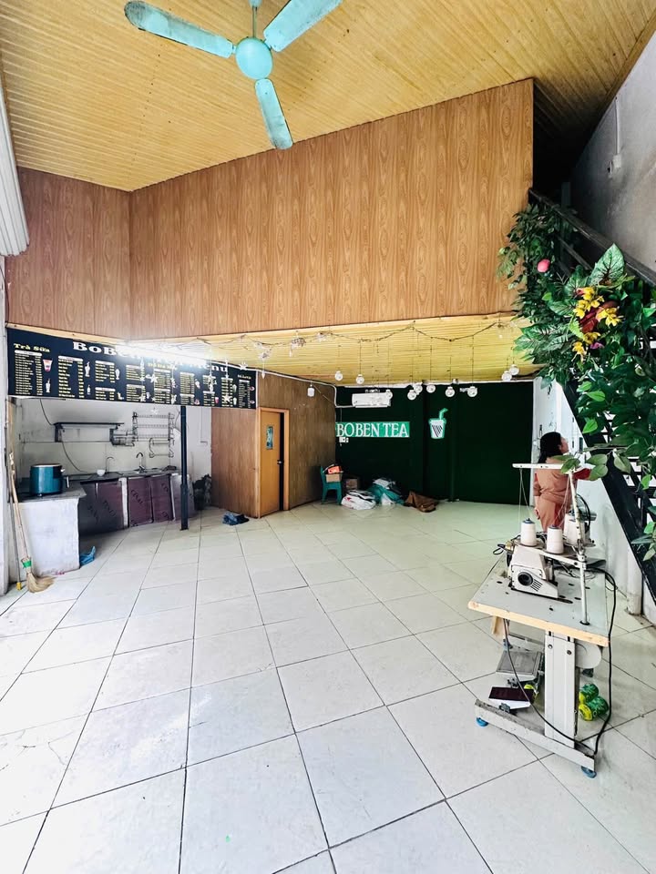 Nhà cấp 4 Trần Nguyên Hãn 60m² - Ô tô đỗ cửa, sẵn sàng ở ngay!