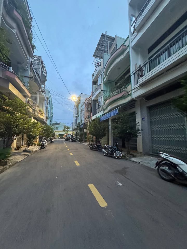 Nhà Mặt Tiền Kinh Doanh Tôn Đức Thắng, Quy Nhơn - 77m², 3 Tầng, 8 Tỷ