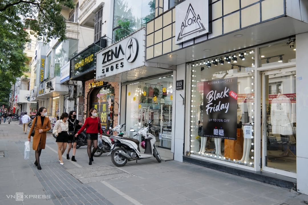 Mặt bằng KD 30m² x 2 tầng, MT 8m Lê Đại Hành, Hai Bà Trưng - Giá 33 Triệu/Tháng