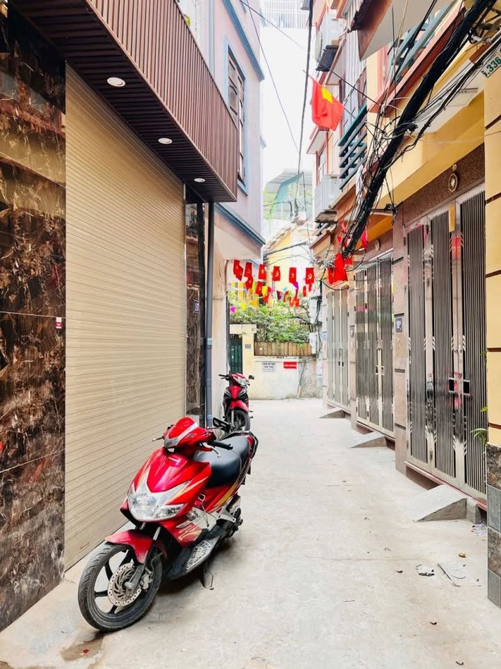 Nhà Ngã Tư Sở 40m² hơn 7 tỷ - Sẵn sàng vào ở!