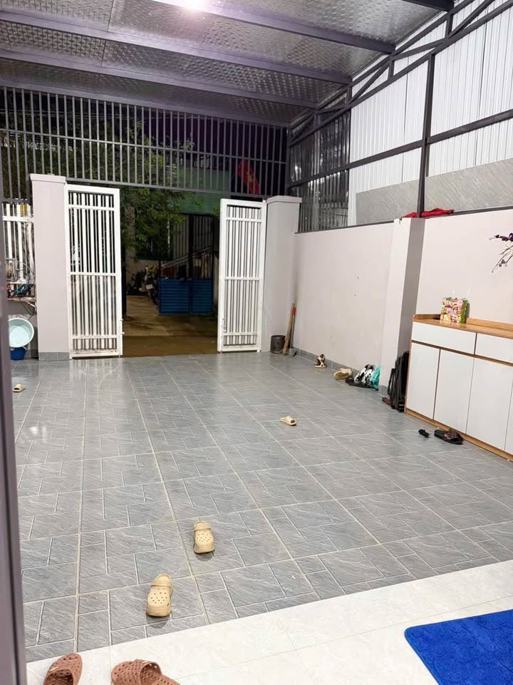 Bán nhà Y Moan Buôn Ma Thuột 95m² giá 1.45 tỷ - Full nội thất ở ngay!