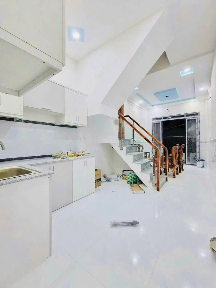 Nhà nguyên căn Q7 27m² - Sẵn sàng ở ngay, giá 8 triệu/tháng!