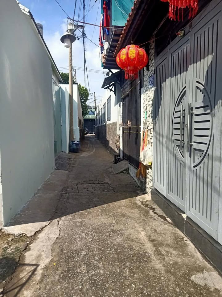 Nhà Sổ Hồng Riêng Hóc Môn 56m² - Giá 2.55 Tỷ, Gần Đặng Thúc Vịnh