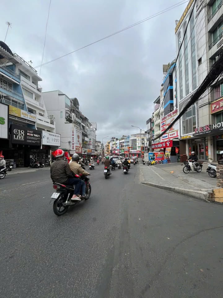 Đất Tặng Nhà Phan Đình Phùng 93m² - 2 Mặt Tiền Kinh Doanh Sầm Uất!