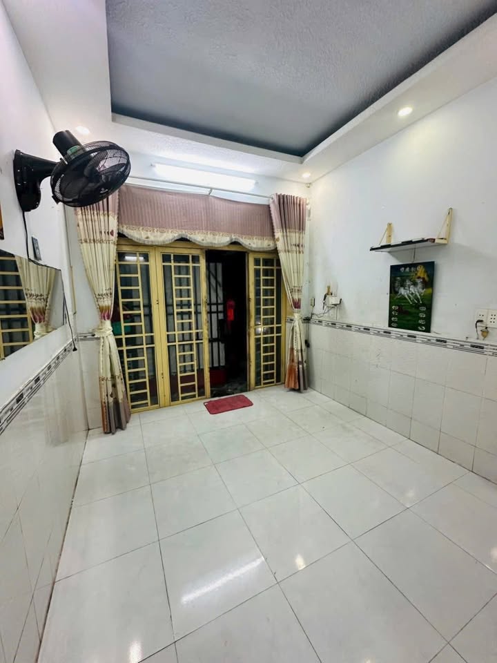 Nhà Cho Thuê Hà Huy Giáp Q12 - 2PN, Hẻm 6m Xe Tải, Giá 4.5 Triệu/Tháng