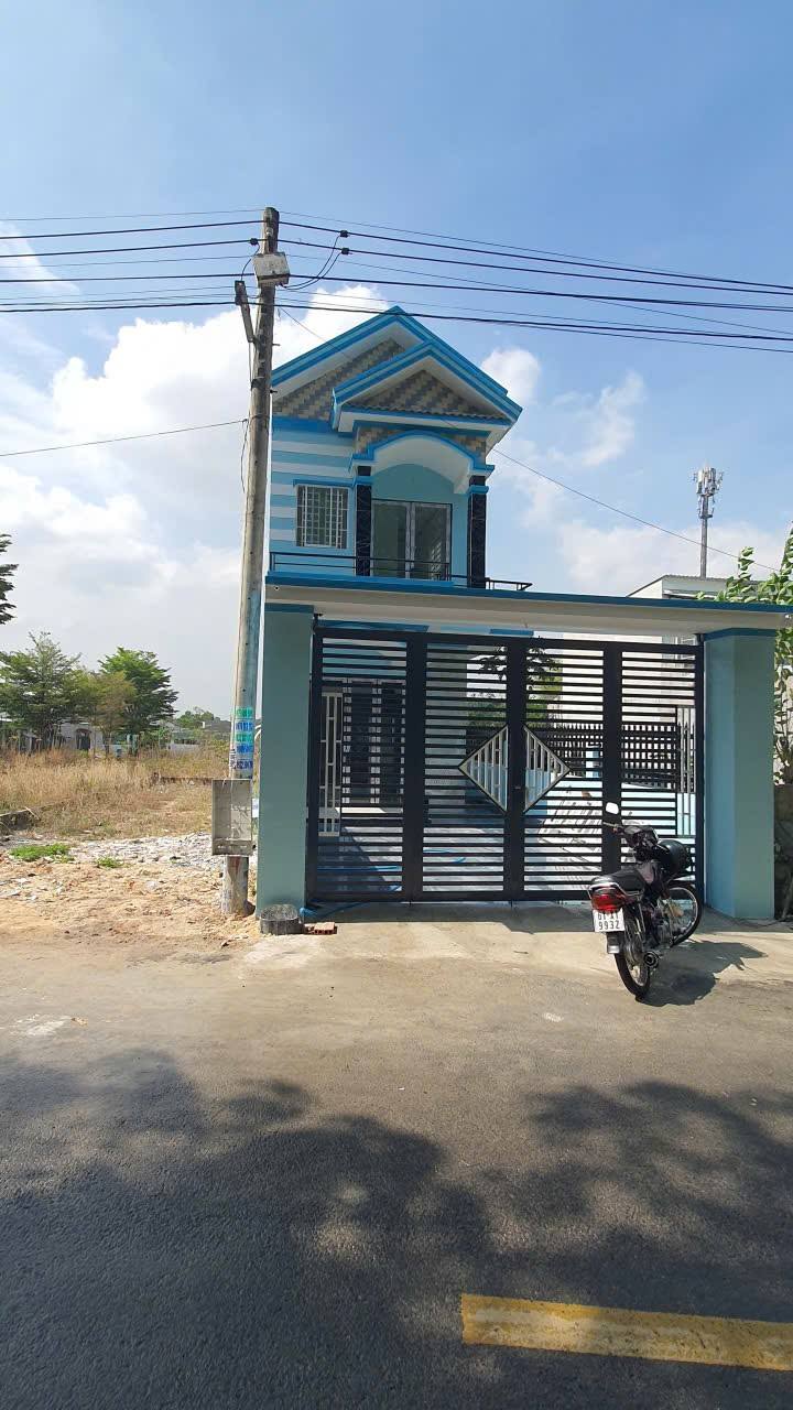 Nhà phố Bến Cát 124m² - Mặt tiền kinh doanh, giá 2 tỷ