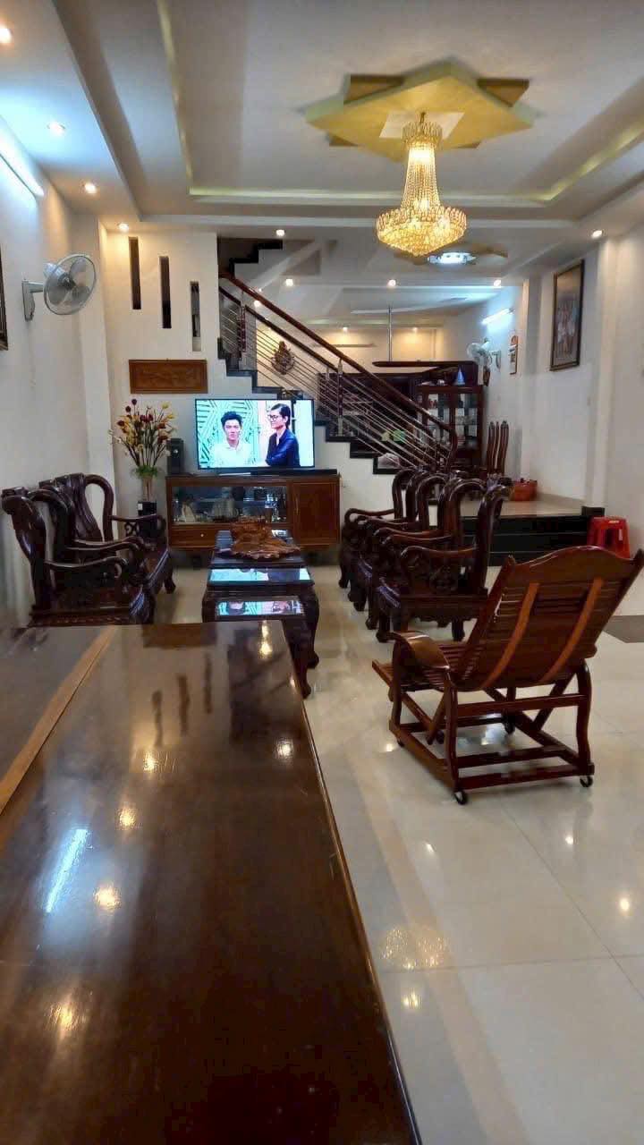 Nhà Phố Ngô Thì Nhậm Buôn Ma Thuột 108m² - Vị trí đắc địa, tiện kinh doanh!