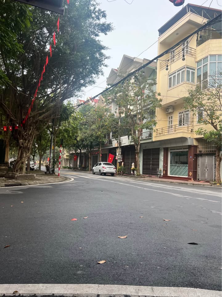 Nhà 3 Tầng Mặt Tiền Mạc Đĩnh Chi, Nam Định - Sẵn Sàng Ở Ngay