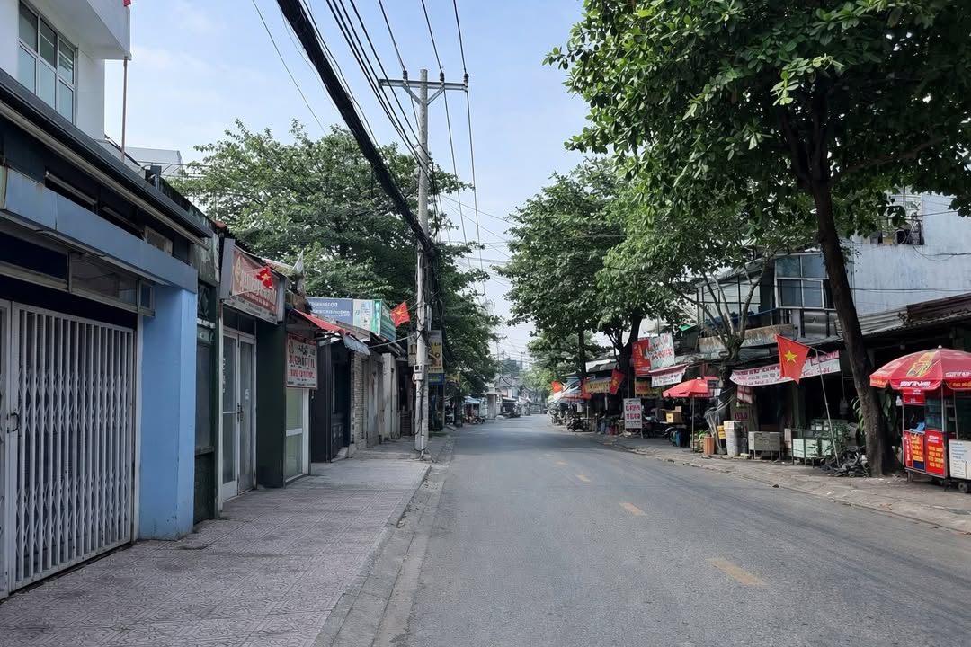 Nhà Mặt Tiền Linh Tây Thủ Đức 76m² - Hơn 6 Tỷ - Sẵn Sàng Xây Mới