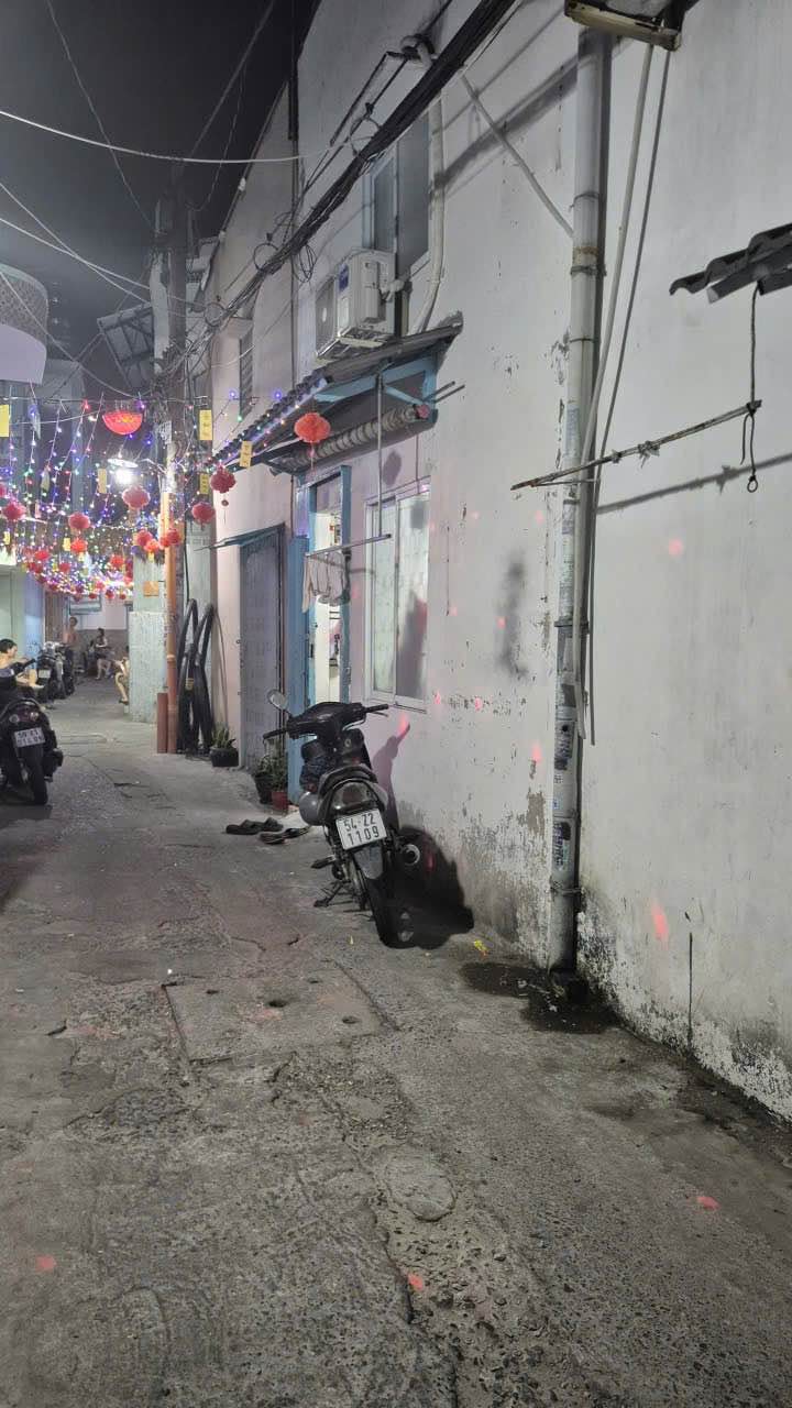 Nhà riêng Hưng Phú Quận 8 30m² giá 3.68 tỷ - Căn góc, giá tốt hiếm có!