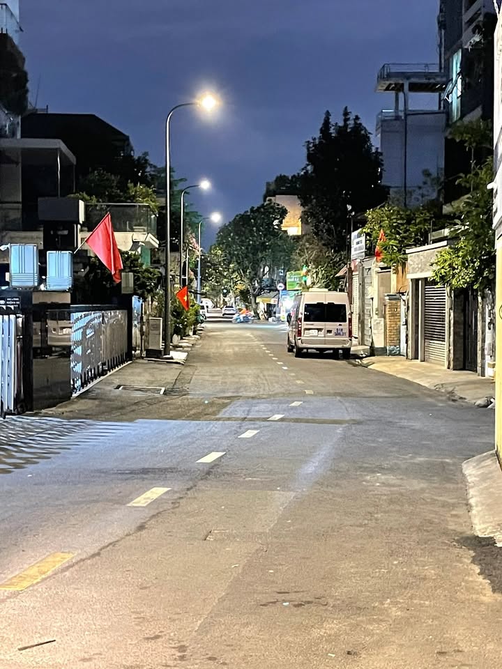 Nhà Quận 10 Cư Xá Bắc Hải 18m² giá 3.9 tỷ - Vị trí đẹp hiếm có!