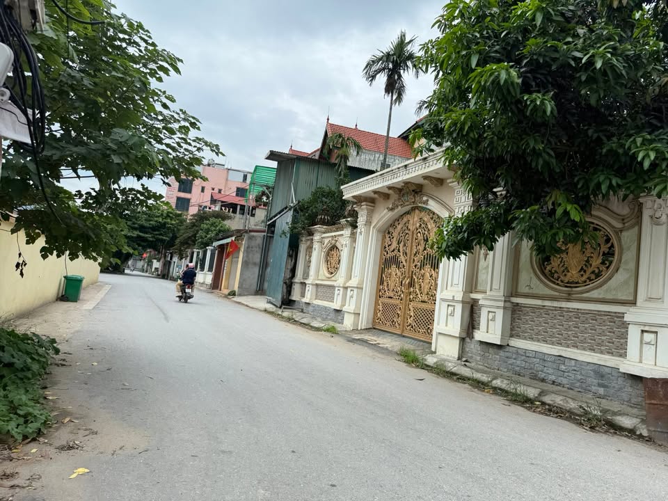 Nhà 2 Tầng Nam Hồng 42m² - 3PN Giá 3 Tỷ, Sổ Đỏ Sẵn Sàng