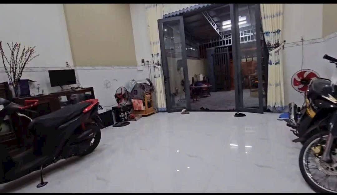 Nhà Phường Linh Đông Thủ Đức 140m² Hướng Tây - Giá 1.95 Tỷ