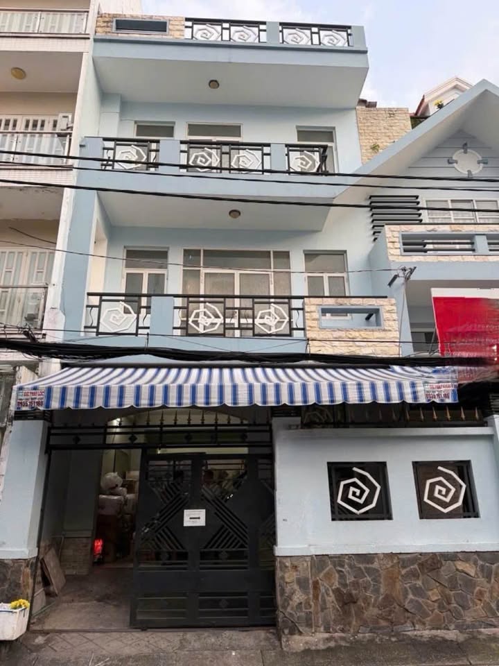 Nhà phố mặt tiền Đồng Nai Quận 10 90m² - Vị trí đắc địa kinh doanh!