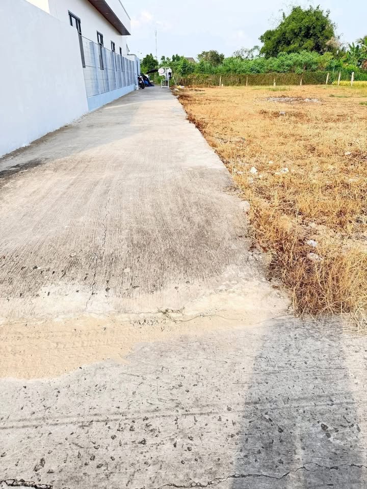 Đất nền Long Thuận, Gò Công 136m² - Sổ đỏ chính chủ, tiềm năng sinh lời!