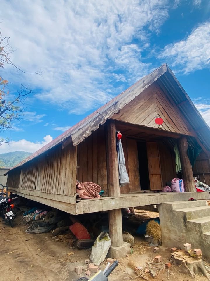 Nhà Sàn Tây Nguyên 79m² - Quán Cafe/Nhậu Độc Đáo Tại Tuy Hoà