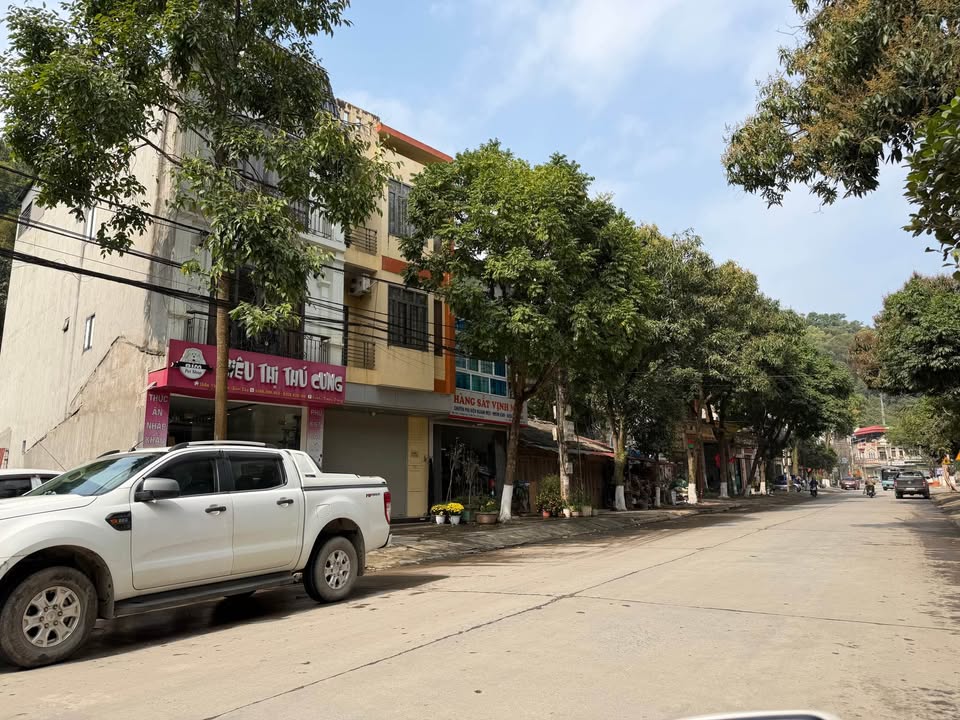 Đất nền Đường Nhạc Sơn, Lào Cai 90m² - Tiềm năng tăng giá!