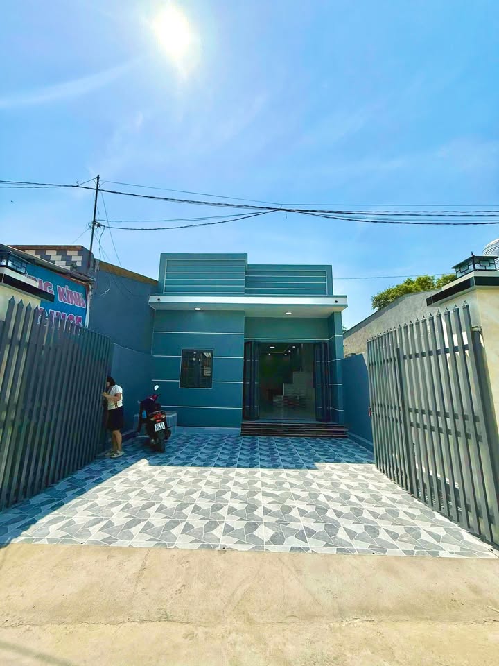 Nhà 108m² Trảng Bàng - Sổ Hồng Sẵn Sàng, Giá 1.4 Tỷ