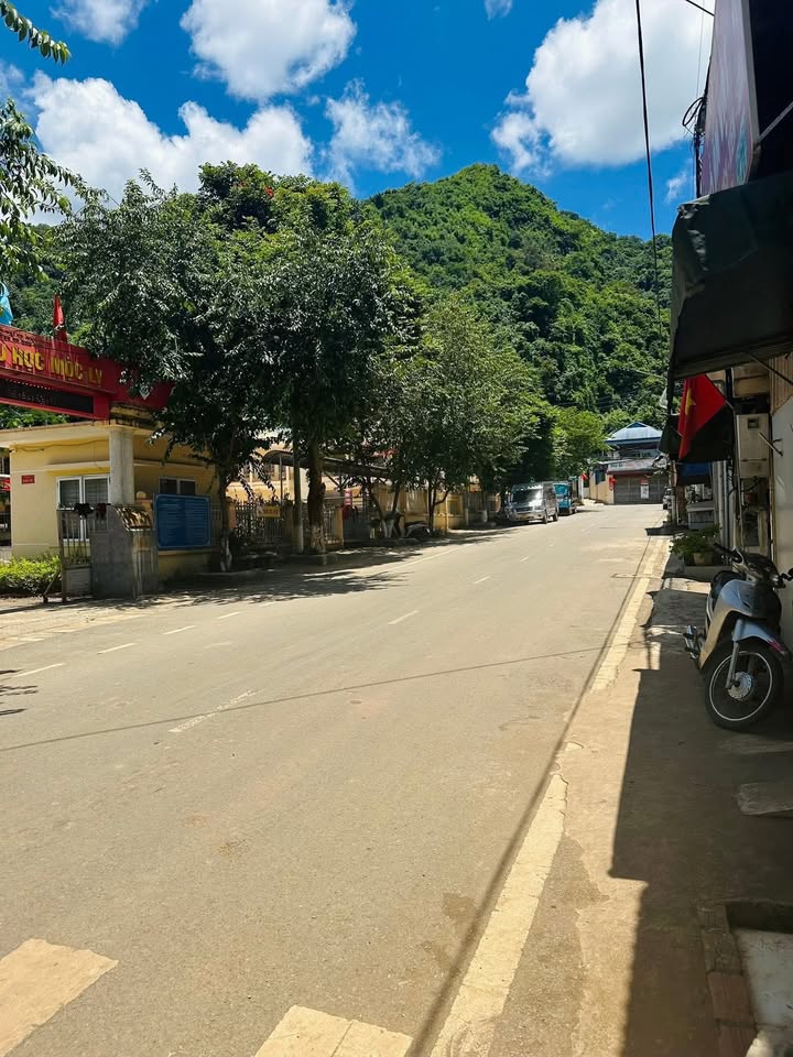 Nhà mặt đường Thành phố Sơn La 200m² - Mặt tiền kinh doanh đắc địa!