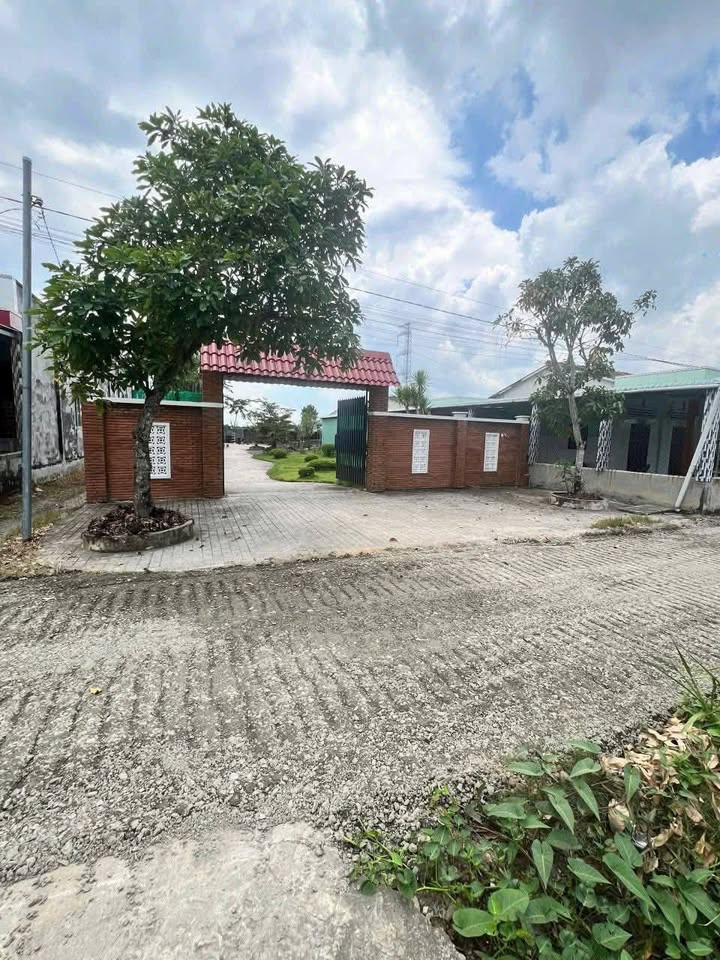 Đất Vườn Long An 1000m² - 1.9 Tỷ TL, Sẵn Nhà Vườn Nghỉ Dưỡng