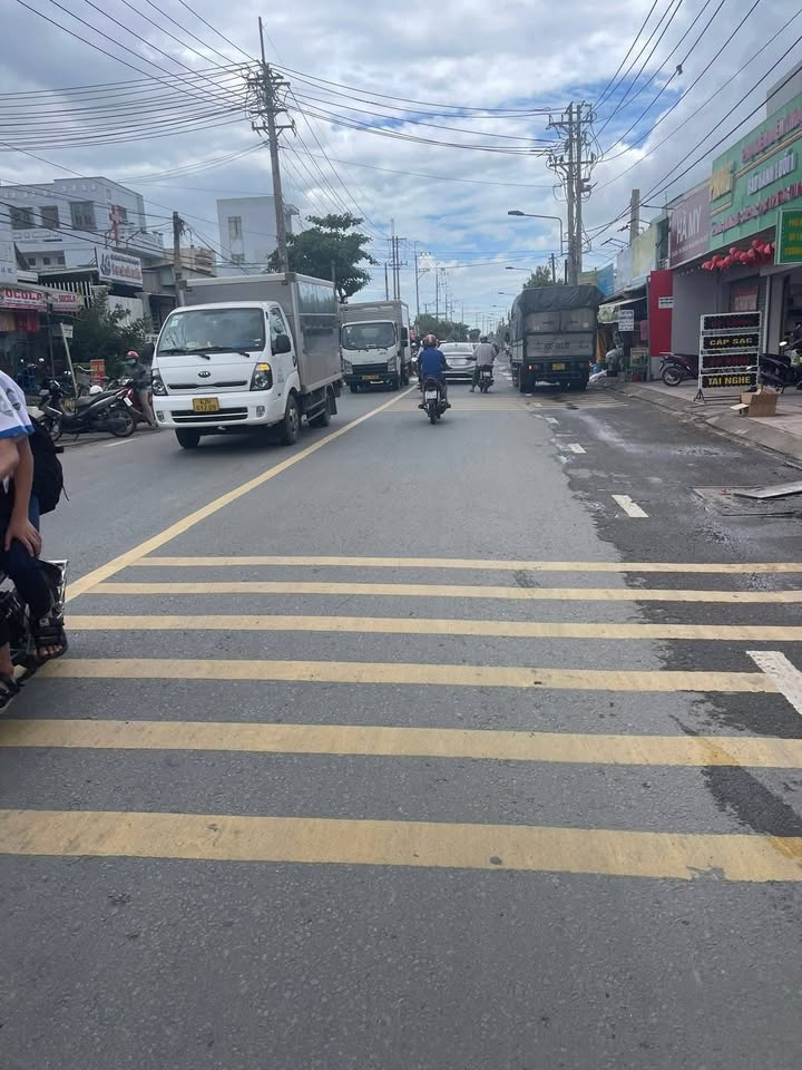 Bán Gấp 2 Lô Đất Mặt Tiền Quốc Lộ 50, Cần Đước - 160m²/lô - Sổ Đỏ Sẵn Sàng