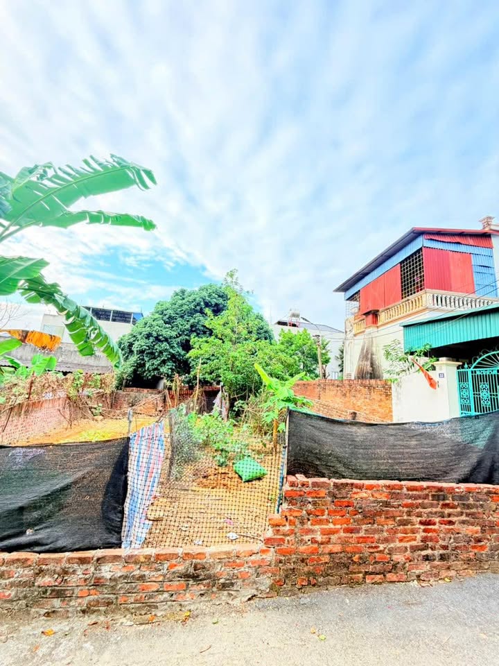 Đất Lô Góc 2 Mặt Tiền - Phố Hòa Bình, Phúc Yên - 90m² - Hơn 2 Tỷ