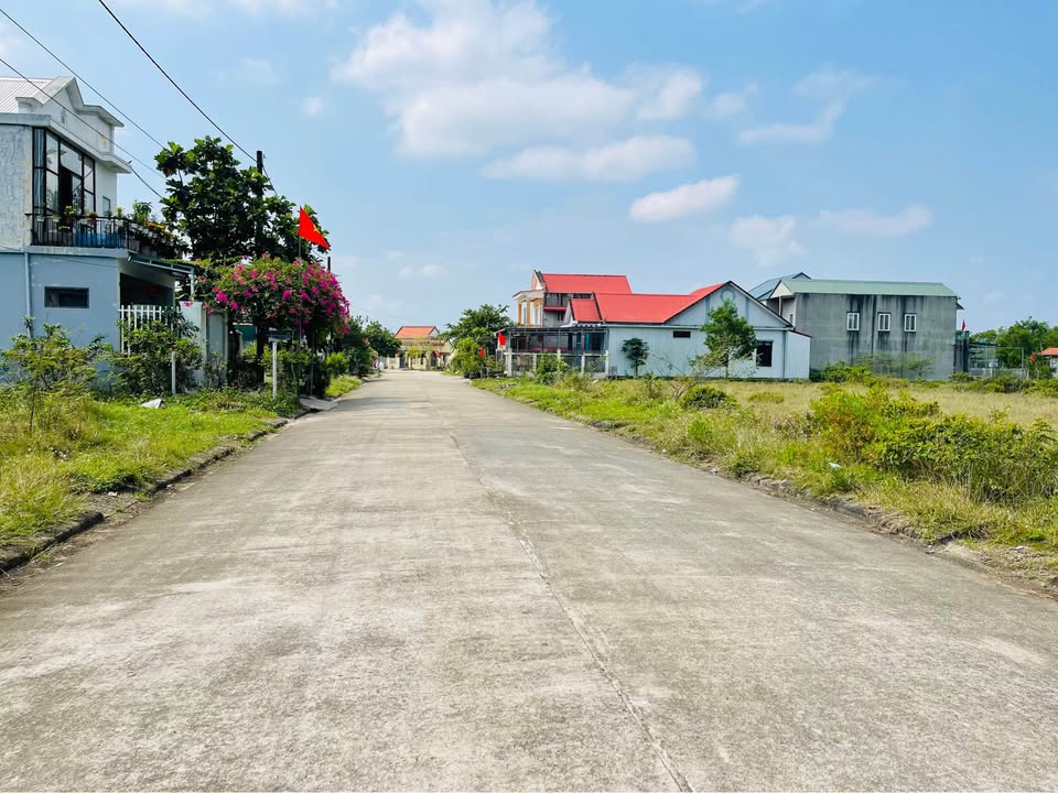 Đất nền Thủy Lương 150m² giá 1.4 tỷ - Đường lớn, sổ hồng chính chủ!