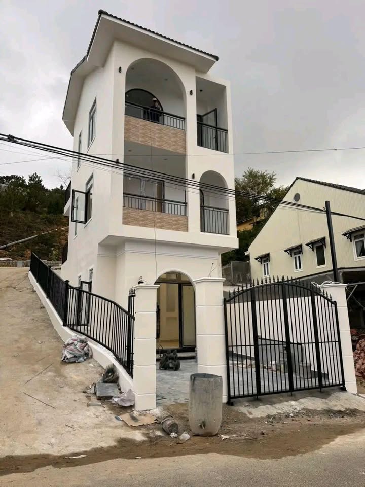 Nhà Mới Xây Phường 7 Đà Lạt - 68m² Sổ Đỏ Riêng Giá 3.9 Tỷ