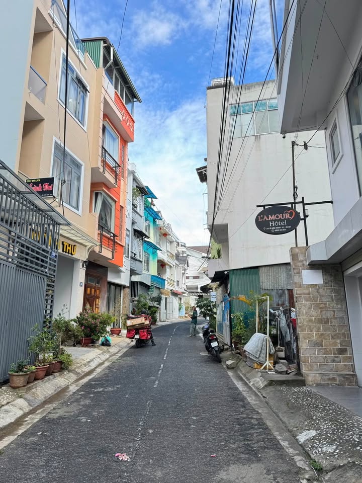 Nhà Đà Lạt 73m² Sổ Hồng Riêng - 1 Trệt 1 Lầu, 3PN, Ô tô vào nhà