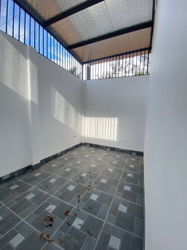 Nhà Mặt Tiền Buôn Ma Thuột 125m² - Sổ đỏ chính chủ, Ô tô vào tận nơi!