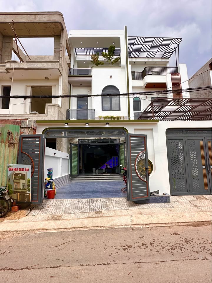 Nhà Mặt Tiền Kinh Doanh Tân Khánh 100m² Sổ Hồng Riêng - Giá 4.7 Tỷ