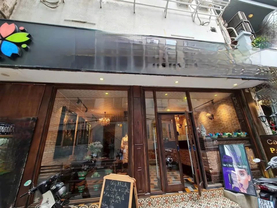 Mặt bằng kinh doanh Nguyễn Siêu, Quận 1 - 180m² - Hẻm xe hơi