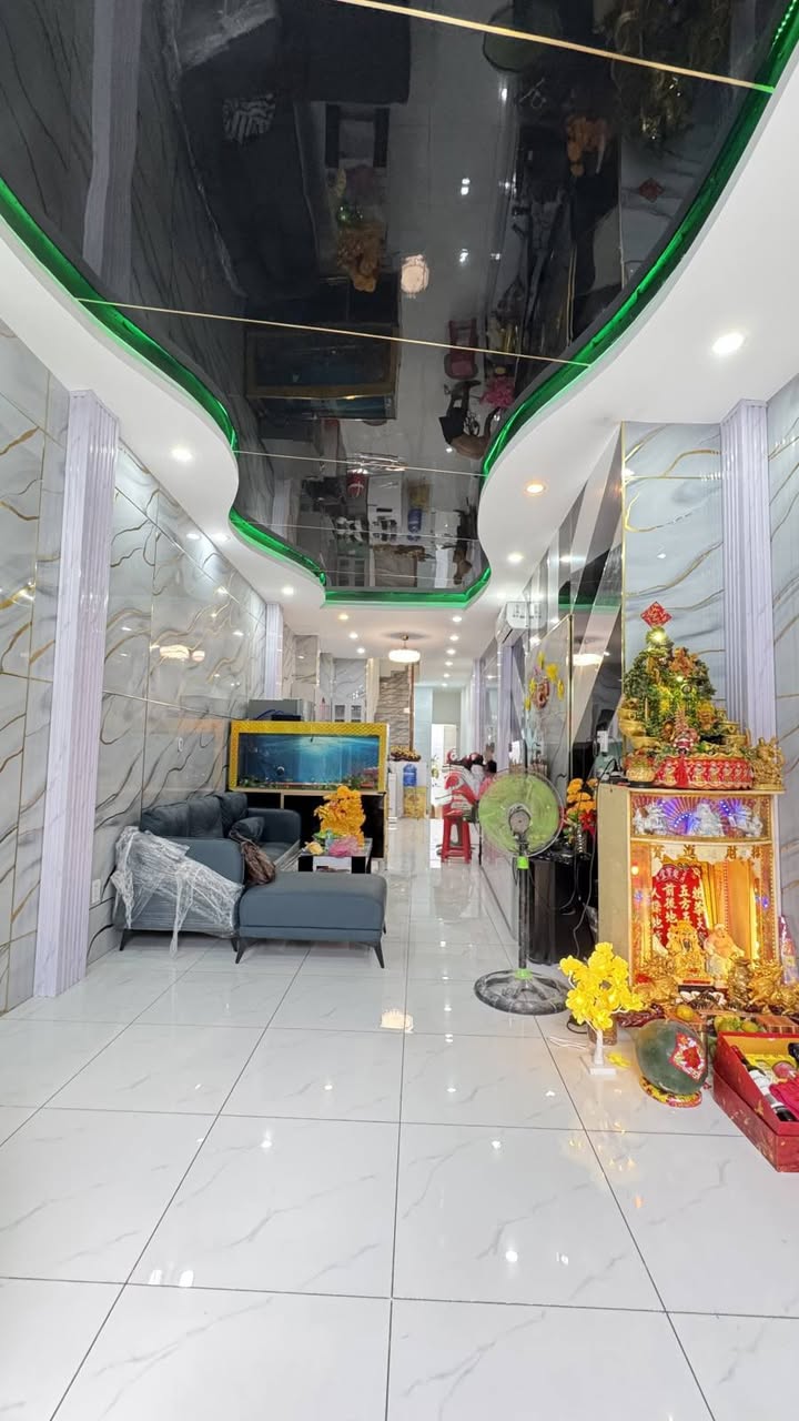 Nhà Hẻm Xe Hơi Bà Hom, Q6 - 82m², 5PN, Sổ Hồng Riêng