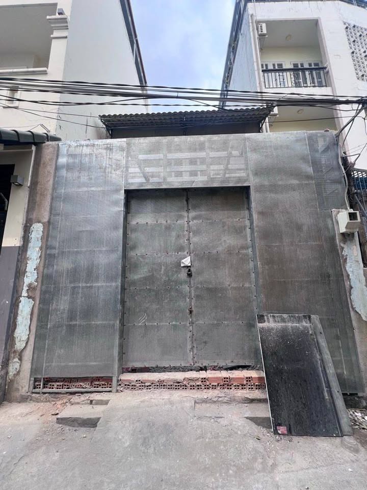 Bán nhà Quận 7 Lâm Văn Bền 95m² giá 7 tỷ - Vị trí đẹp, ô tô vào nhà!