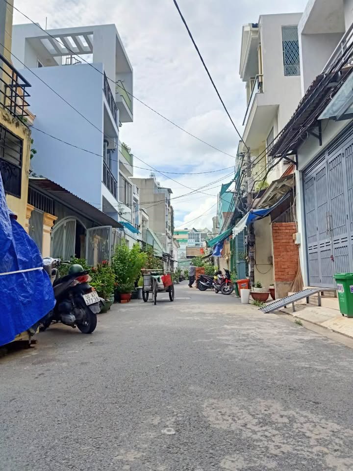 Nhà riêng Chiến Lược Bình Tân 38m² 4.5 tỷ - Ô tô vào tận nhà!