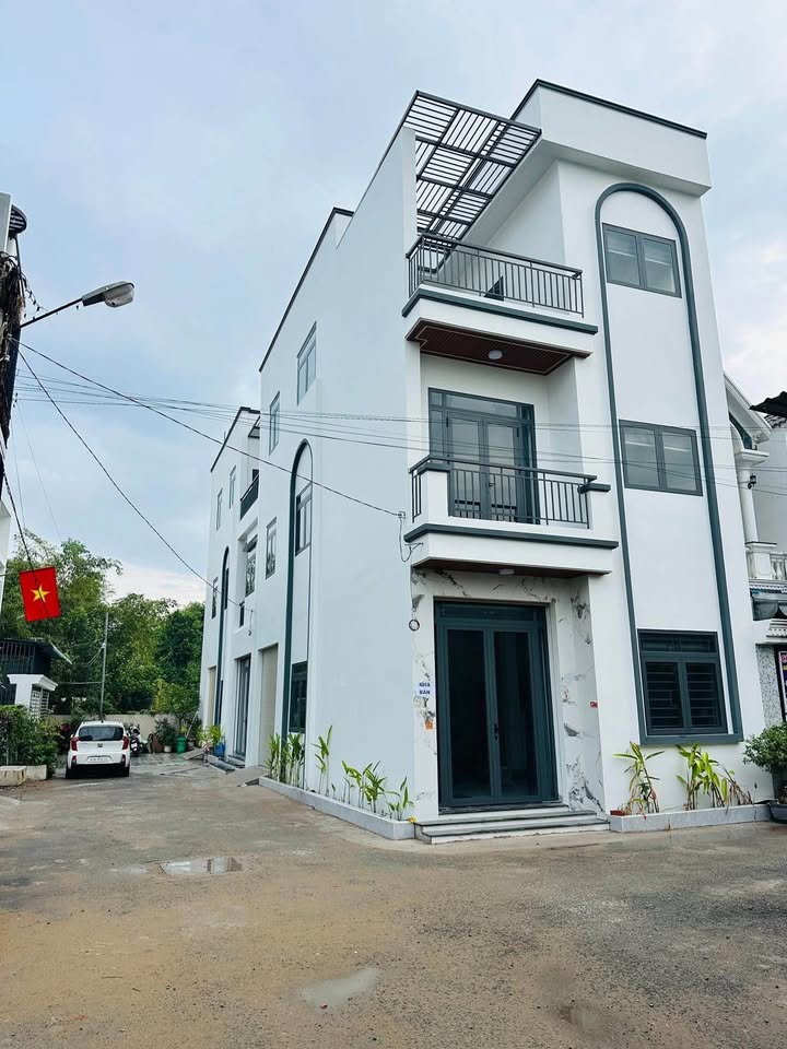 Bán Gấp Nhà 3 Lầu Phường Hóa An, Biên Hòa - Sổ Riêng, Đường Hoàng Minh Chánh