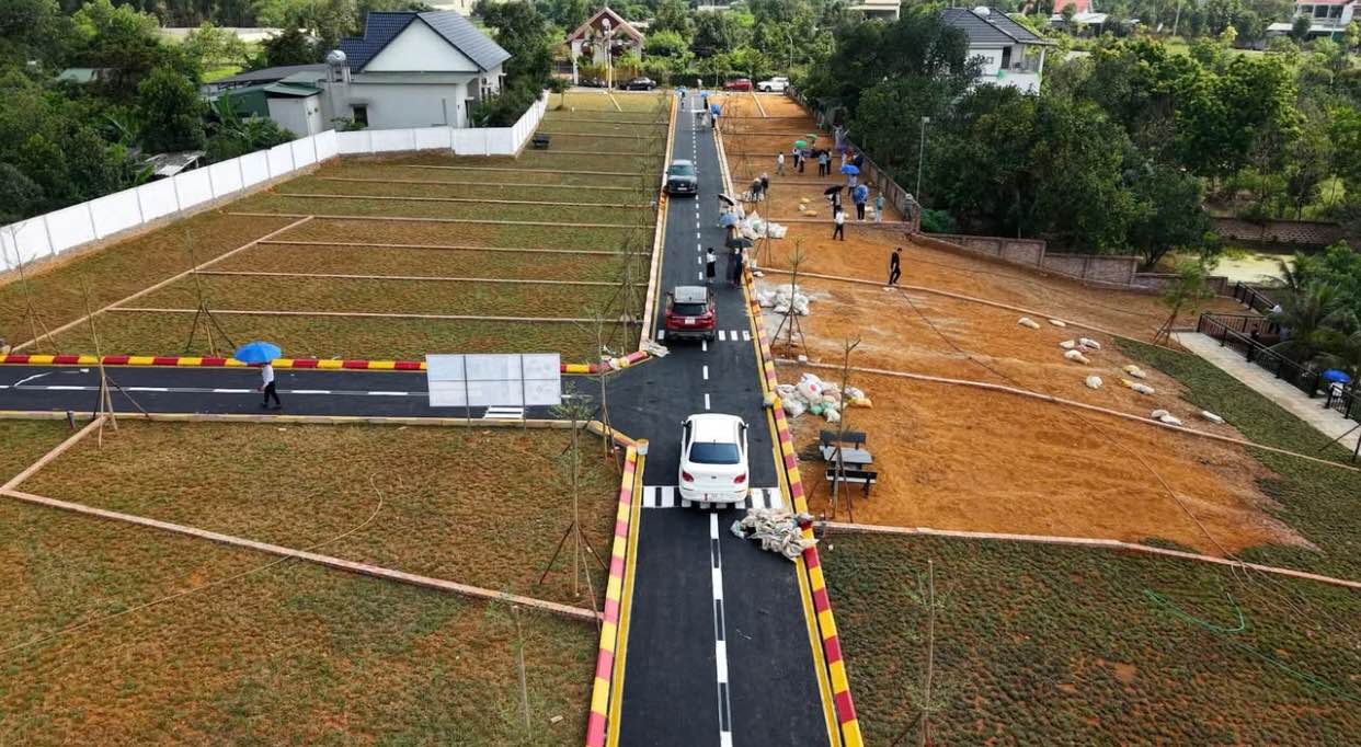 Đất Nền Hòa Lạc 100m² - Sổ Đỏ Sẵn Sàng, Ngay Trung Tâm Phát Triển