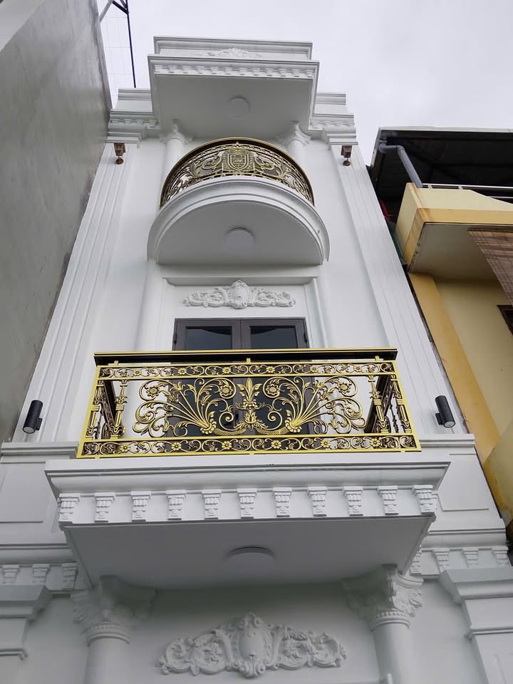 Nhà Ngô Gia Tự - Việt Hưng 69m² 5 Tầng Thang Máy - Giá 15 Tỷ