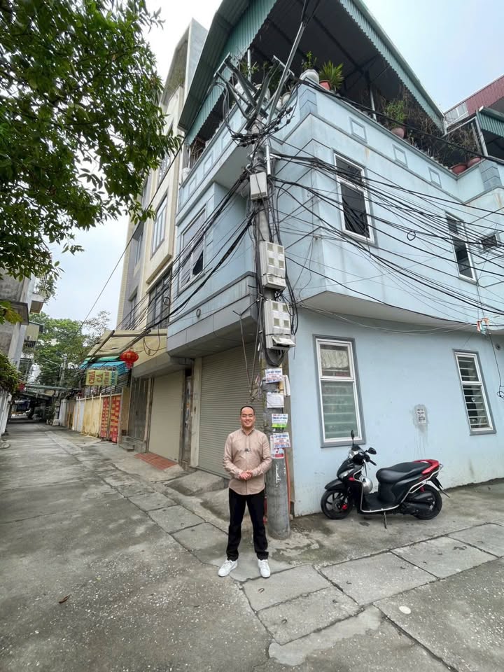 Mặt Tiền Kinh Doanh 60m² Lô Góc Thanh Trì - Ô Tô Vào Nhà